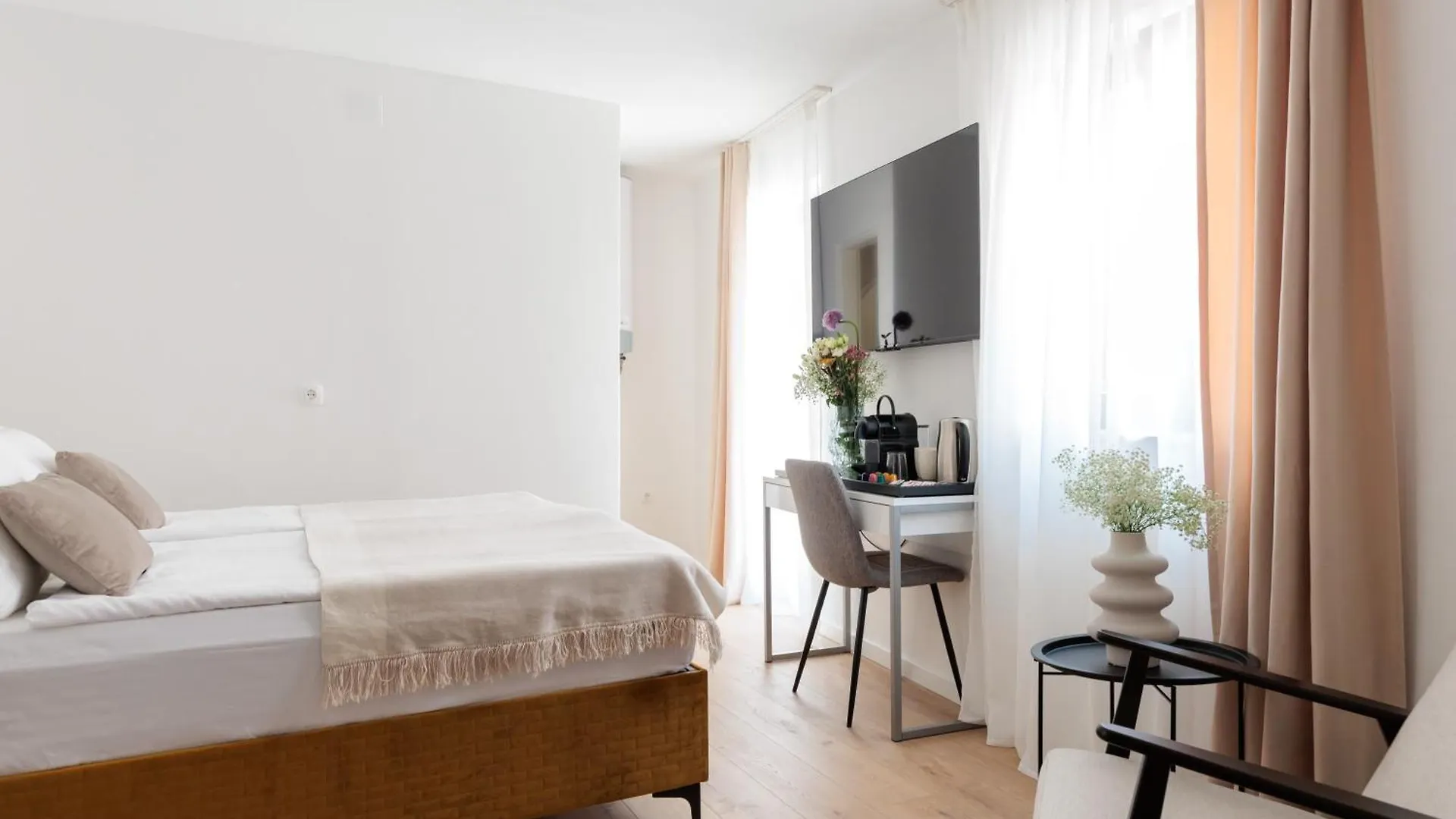 Guest house Barbara II - Luxury Rooms With Balcony Zadar