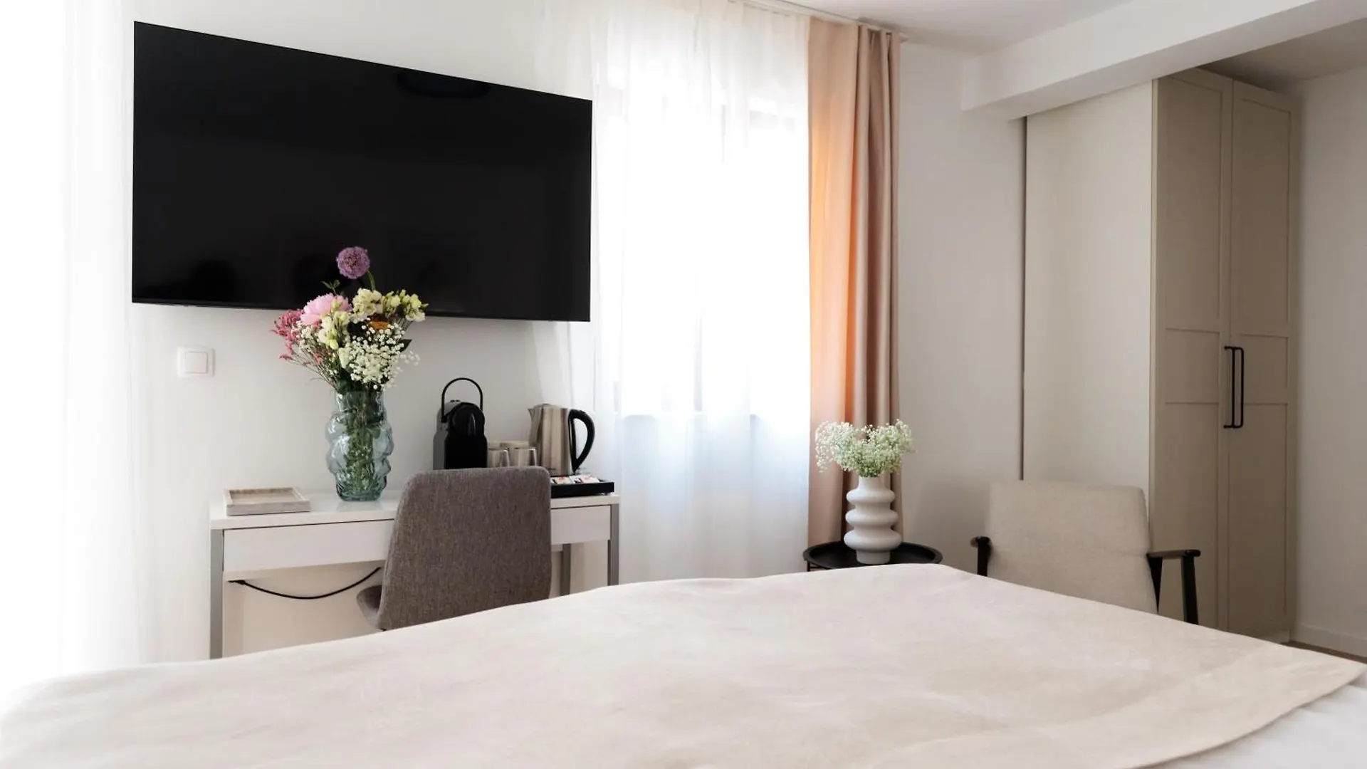 Guest house Barbara II - Luxury Rooms With Balcony Zadar Croatia